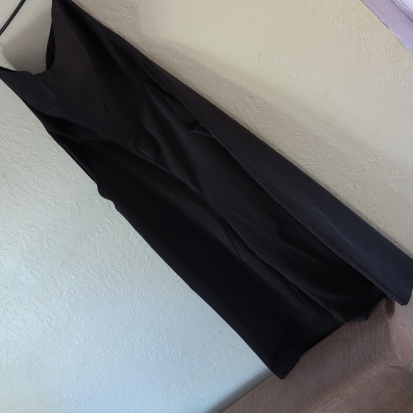 Callie Lives Black Strapless Culotte Jumpsuit - Picture 16 of 17